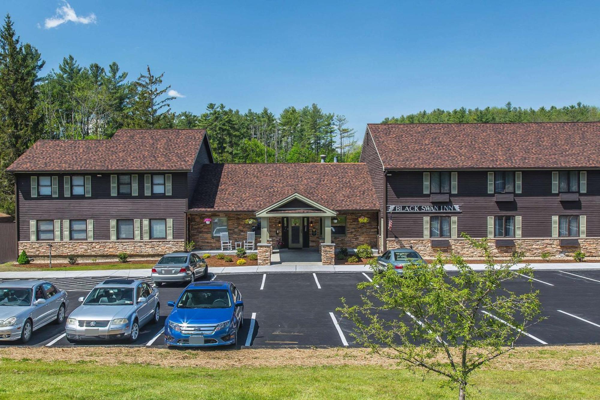 The Black Swan Lee - Lenox, Ascend Hotel Collection Exterior photo