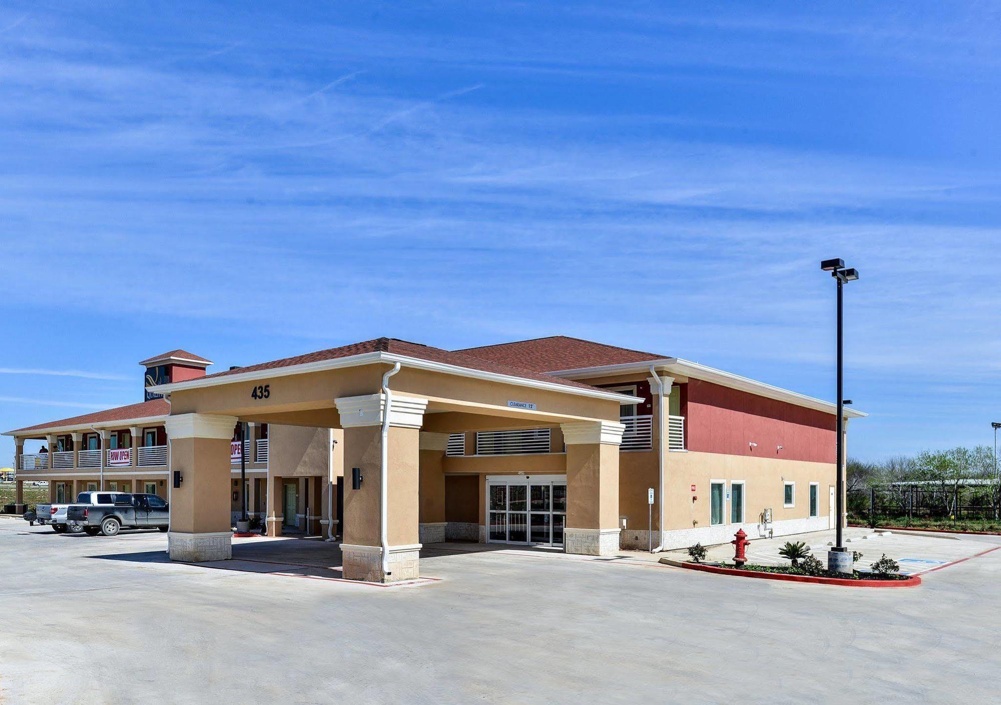 The Black Swan Lee - Lenox, Ascend Hotel Collection Exterior photo
