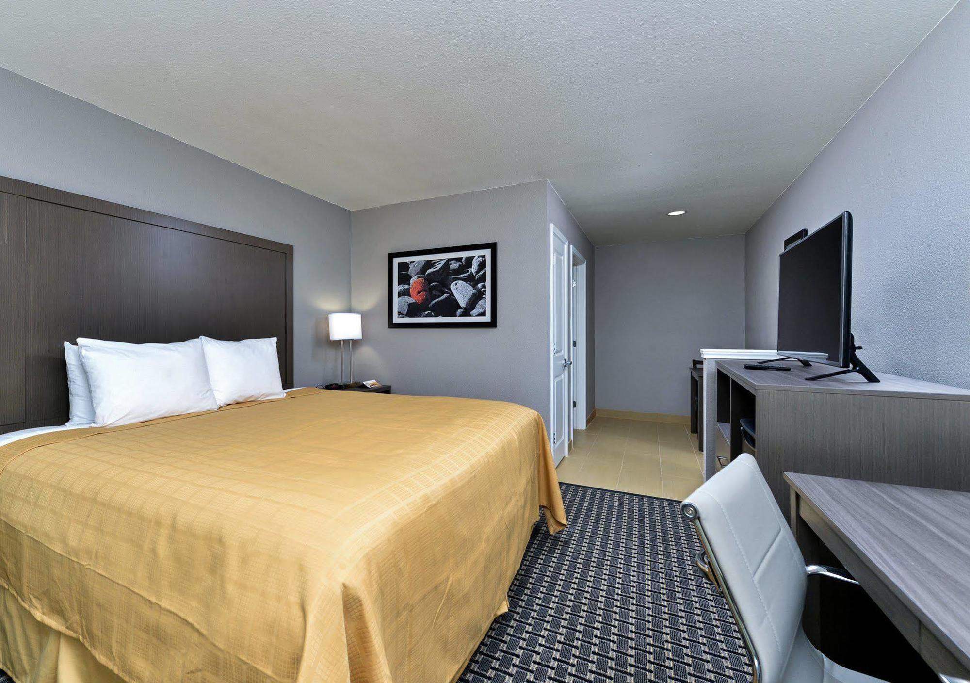 The Black Swan Lee - Lenox, Ascend Hotel Collection Exterior photo